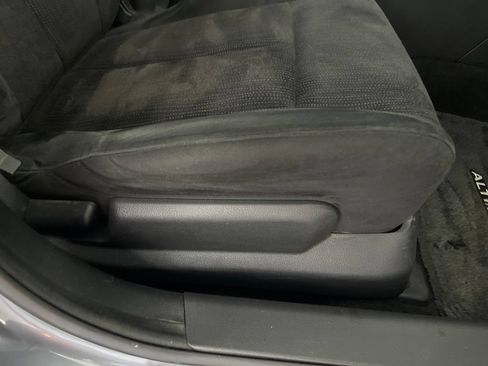 Used 2010 Nissan Altima 2.5 S FWD image 55