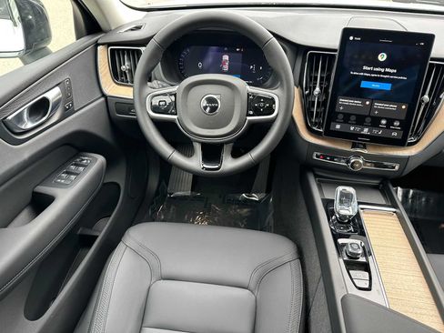 Used 2026 Volvo XC60 B5 Plus w/ Climate Package AWD/4WD image 17
