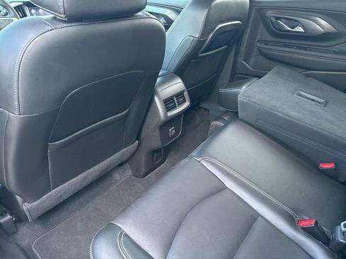 Used 2024 GMC Terrain SLT image 47