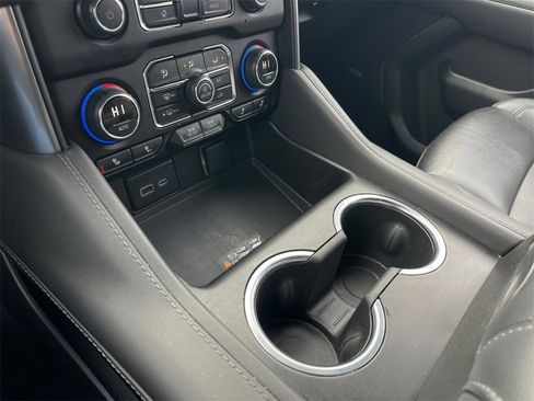 Used 2024 Chevrolet Suburban LT image 17