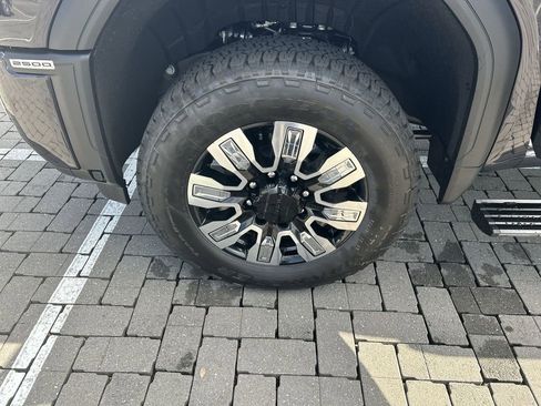 New 2026 GMC Sierra 2500 Denali w/ Denali Reserve Package image 39