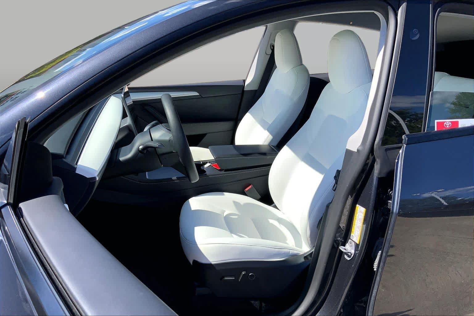 Used 2025 Tesla Model Y Long Range AWD/4WD image 7