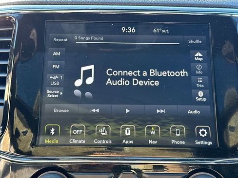 Used 2022 Jeep Grand Cherokee Limited w/ Tech Group image 32