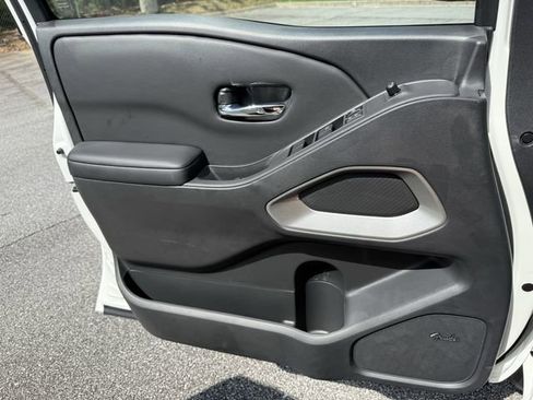 New 2025 Nissan Frontier SV w/ SV Convenience Package RWD image 19