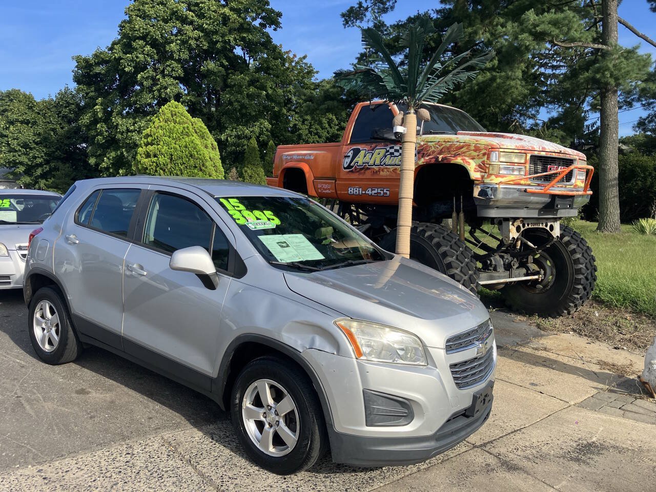 Used 2015 Chevrolet Trax LS w/ LPO, Cargo Package AWD/4WD image 2