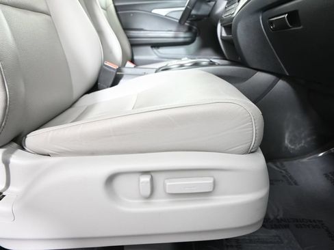Used 2023 Honda Passport EX-L image 14