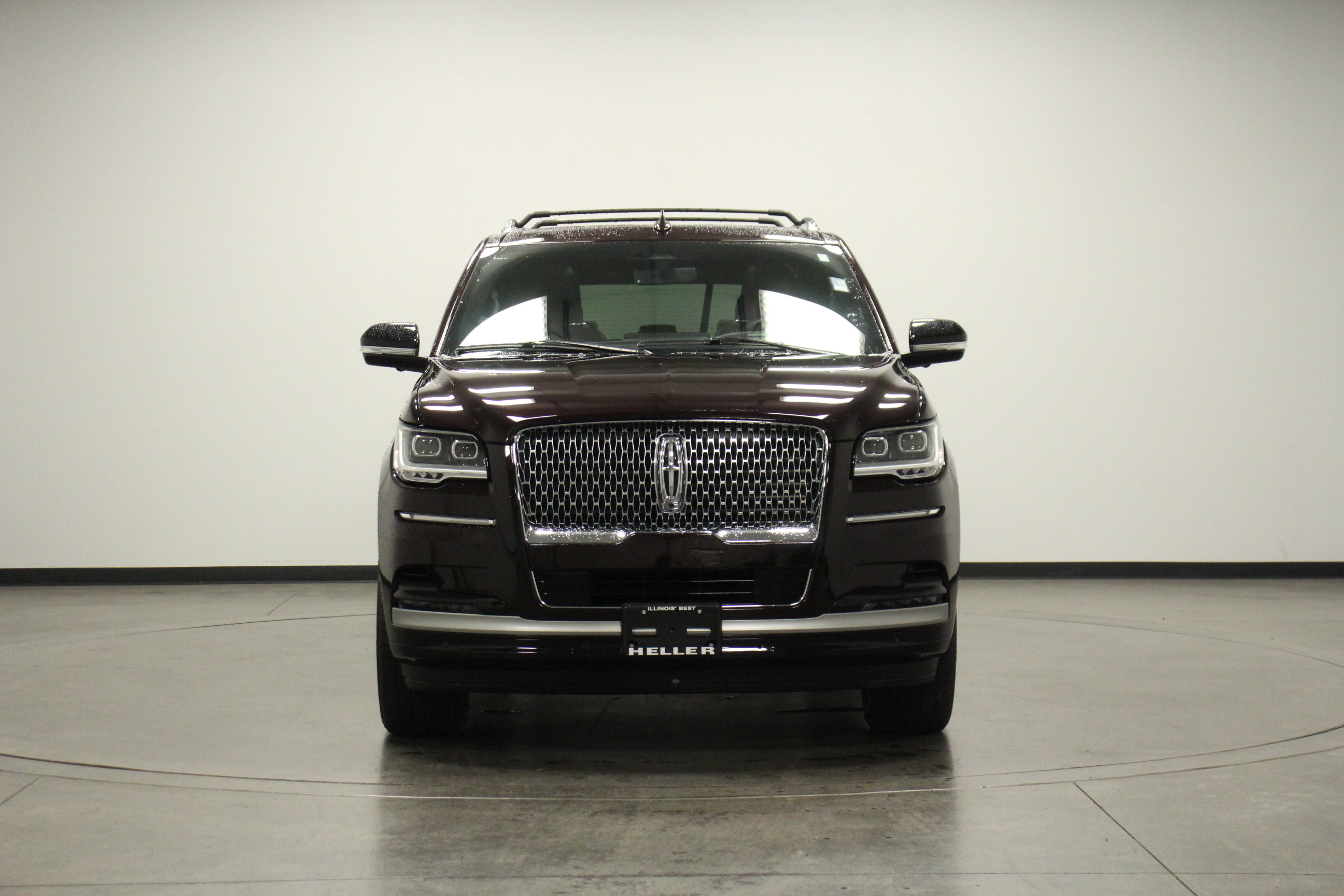Used 2024 Lincoln Navigator Reserve AWD/4WD image 3