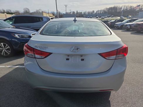 Used 2013 Hyundai Elantra GLS w/ Preferred Pkg image 6
