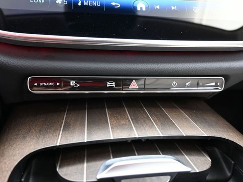 Used 2025 Mercedes-Benz E 350 4MATIC Sedan image 29