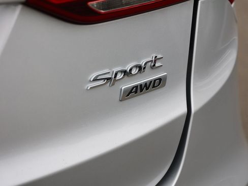 Used 2017 Hyundai Santa Fe Sport AWD/4WD image 10