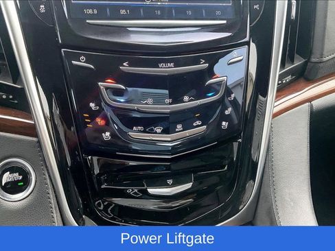 Used 2020 Cadillac Escalade ESV 2WD image 17