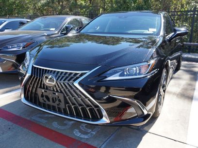 Used 2024 Lexus ES 300h w/ Luxury Package