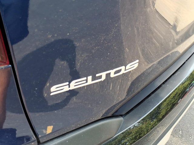 Used 2024 Kia Seltos EX AWD/4WD image 12