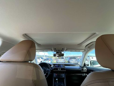 Used 2018 Lexus IS 300 RWD image 16