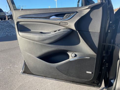 Used 2023 Buick Enclave Premium w/ LPO, Touring Package image 16