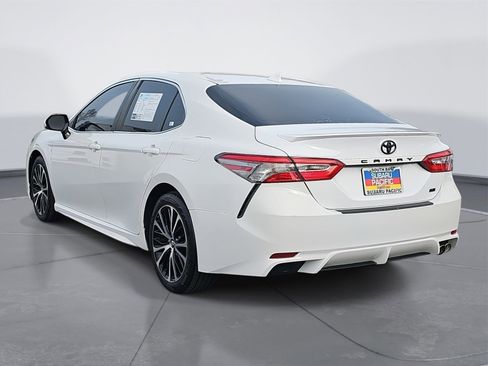 Used 2019 Toyota Camry SE w/ Carpet Mat Package image 5