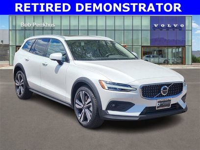 Used 2025 Volvo V60 B5 Cross Country Plus w/ Protection Package Premier