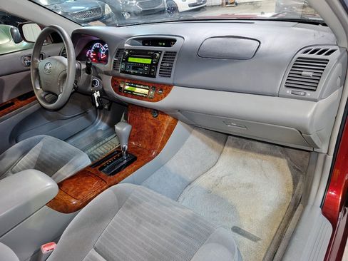 Used 2005 Toyota Camry XLE image 26