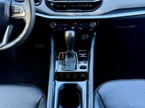 Used 2024 Jeep Compass Latitude image 22