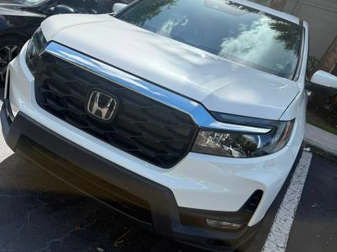 Used 2023 Honda Passport EX-L image 2