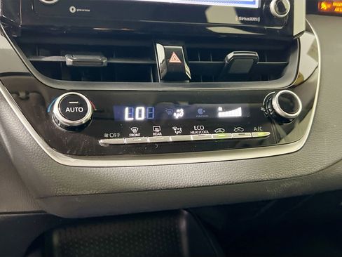 Used 2022 Toyota Corolla LE image 25