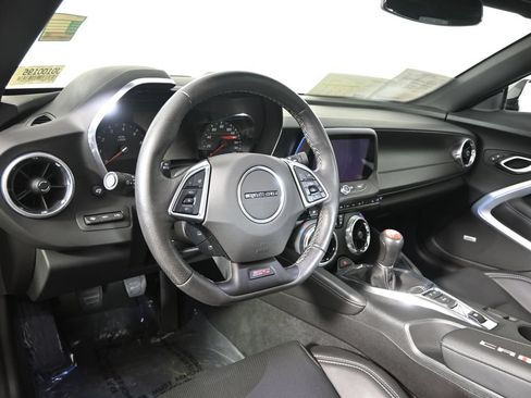 Used 2018 Chevrolet Camaro SS RWD image 23