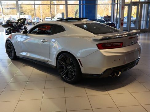 Used 2018 Chevrolet Camaro ZL1 image 25