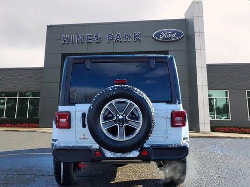 Used 2020 Jeep Wrangler Unlimited Sahara image 6