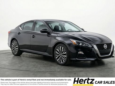 Used 2025 Nissan Altima 2.5 SV FWD image 1