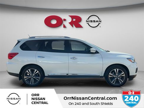 Used 2018 Nissan Pathfinder Platinum image 4