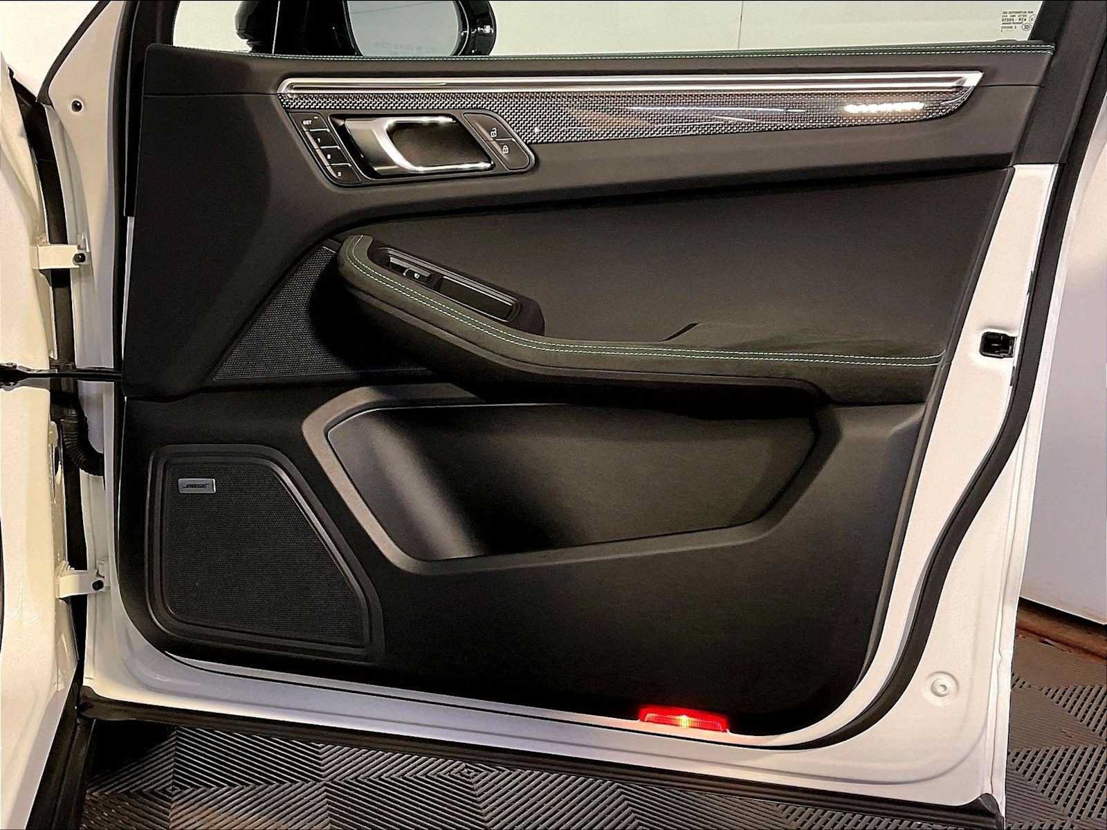 Certified 2022 Porsche Macan GTS AWD/4WD image 26
