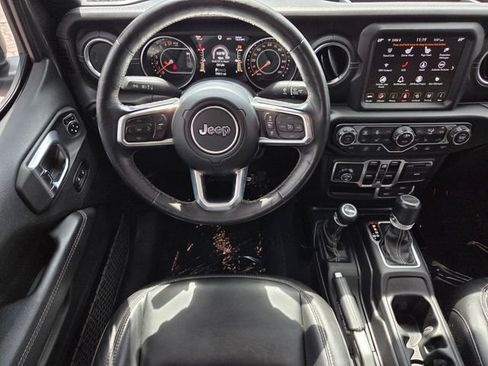 Used 2020 Jeep Gladiator Overland AWD/4WD image 12
