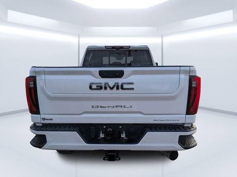 Used 2024 GMC Sierra 3500 Denali Ultimate AWD/4WD image 4