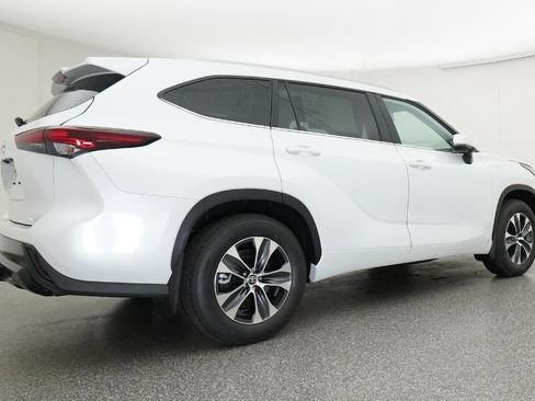 New 2026 Toyota Highlander XLE image 25