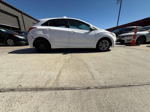 Used 2014 Hyundai Elantra GT image 16