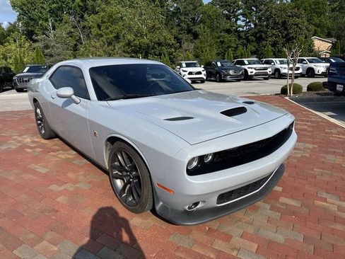 Used 2021 Dodge Challenger R/T Scat Pack RWD image 19