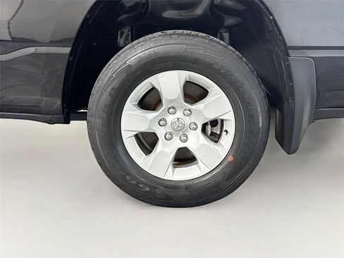 Used 2021 RAM 1500 Big Horn RWD image 25