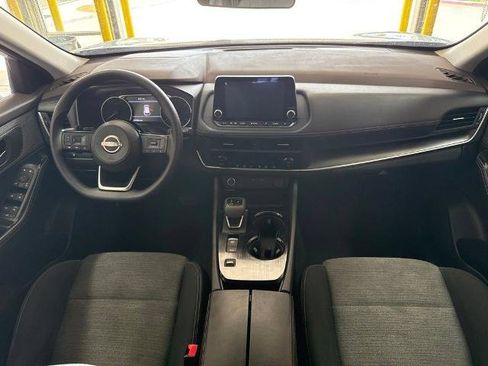 Certified 2023 Nissan Rogue SV FWD image 24