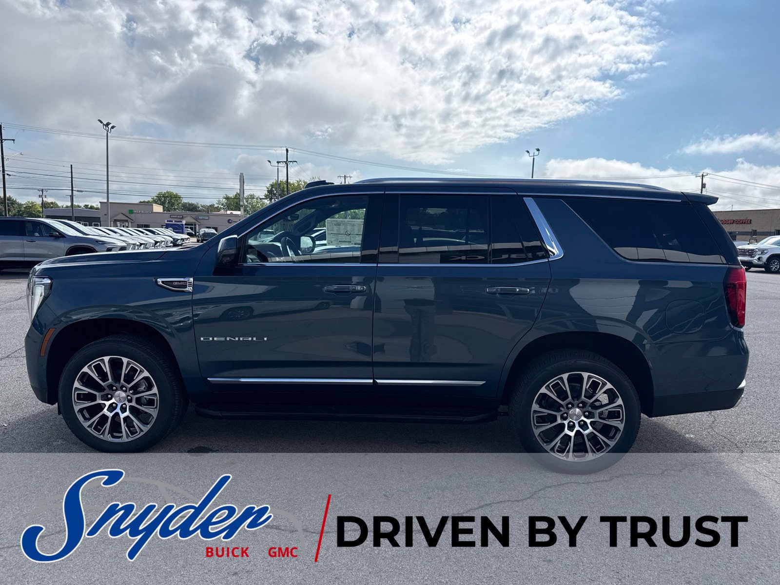 New 2026 GMC Yukon Denali w/ Advanced Technology Package AWD/4WD image 7