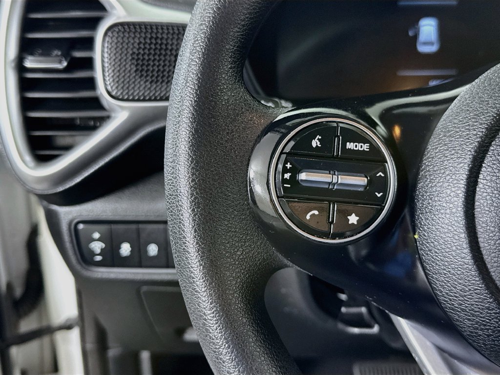 Used 2024 Kia Soul LX w/ LX Technology Package FWD image 20