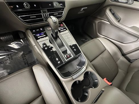 Certified 2026 Porsche Macan Turbo AWD/4WD image 34