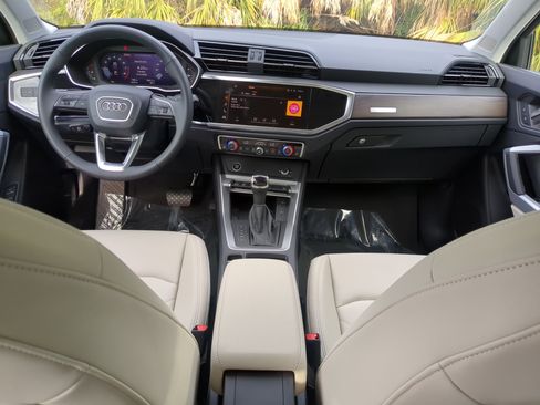 New 2025 Audi Q3 2.0T Premium image 12