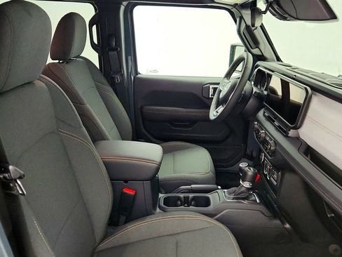 Used 2025 Jeep Wrangler Unlimited Sahara w/ Safety Group AWD/4WD image 24