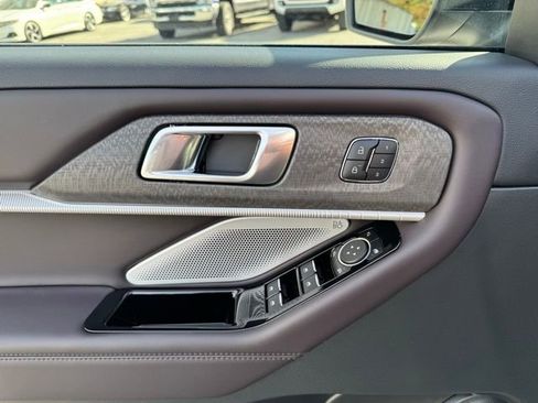 New 2026 Ford Explorer Platinum image 12