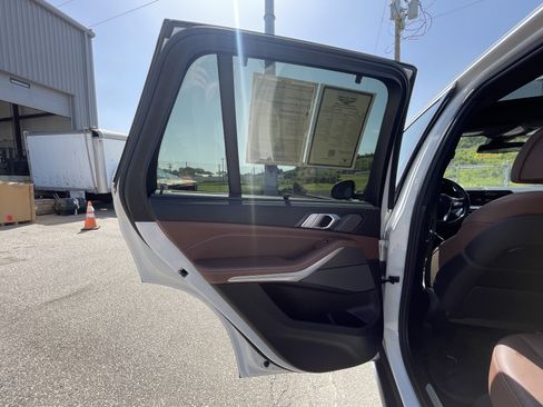 Used 2019 BMW X5 xDrive50i w/ Executive Package AWD/4WD image 28