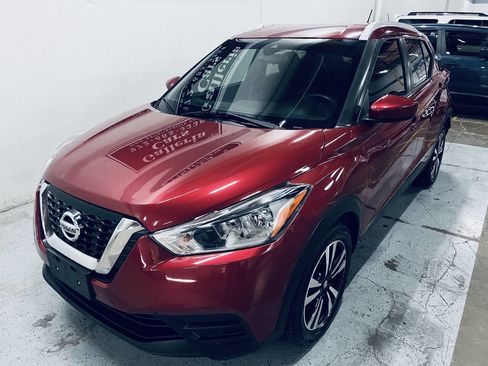 Used 2020 Nissan Kicks SV image 3