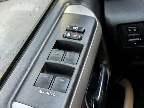 Used 2018 Toyota 4Runner SR5 image 24