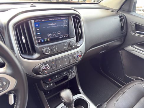 Used 2022 Chevrolet Colorado LT w/ Luxury Package image 22