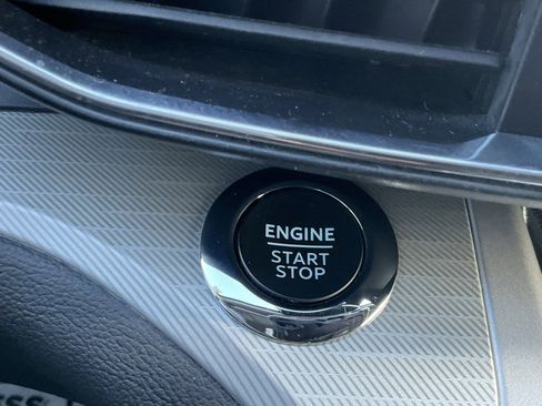 Used 2023 Ford Explorer XLT w/ Equipment Group 202A image 5