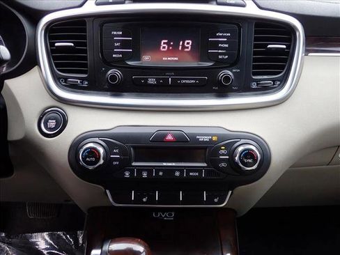 Used 2016 Kia Sorento EX w/ EX Premium Package image 17